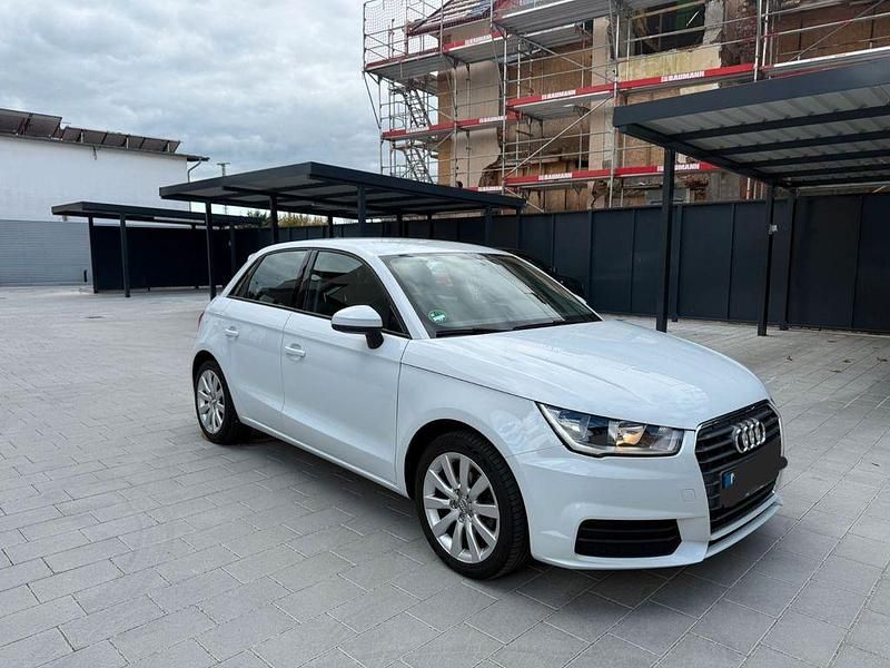 Weiß Gebraucht 2016 Audi A1 Sportback Kleinwagen | 10.500 € (Fairer Preis) - Bild 1/4