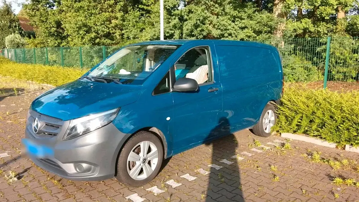 Gebraucht Mercedes Vito 114 PS (83 kW) 2017 Blau Van
