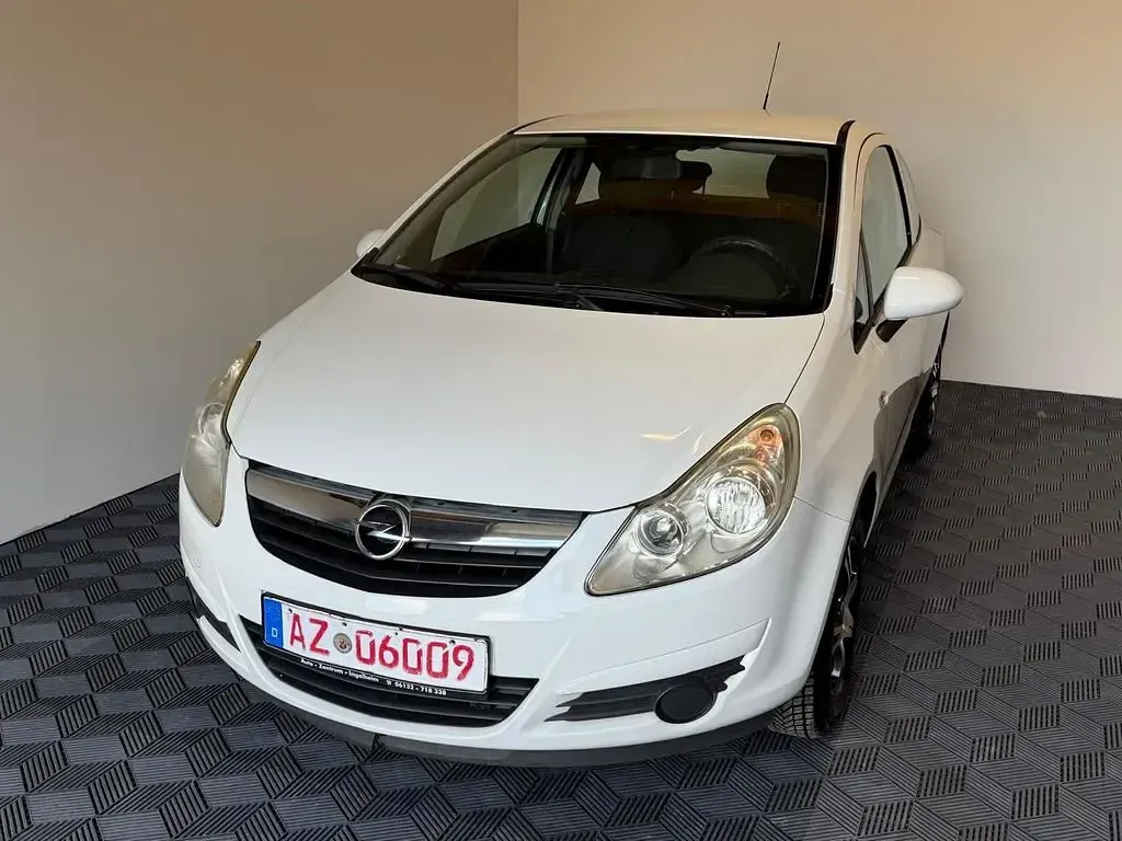 Gebraucht Opel Corsa Edition 69 PS (50 kW) 2010 Weiß Kleinwagen