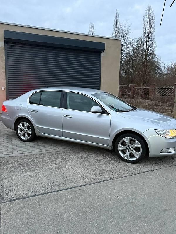 Gebraucht Skoda Superb 160 PS (117 kW) 2008 Grau Limousine