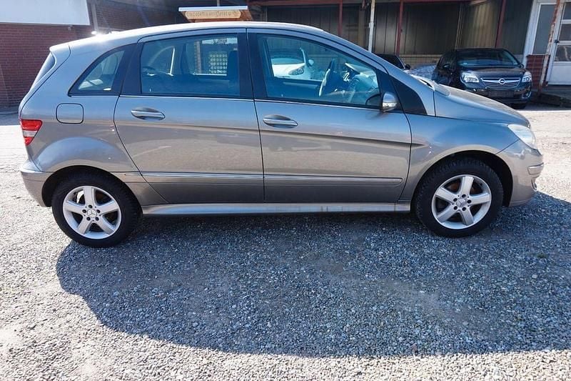 Gebraucht Mercedes B150 95 PS (69 kW) 2006 Grau Van / Kleinbus