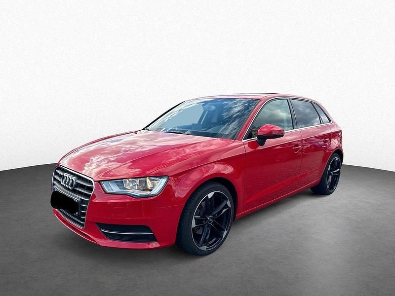 Rot Gebraucht 2014 Audi A3 Ambiente Kombi | 9.880 € (Fairer Preis) - Bild 1/4