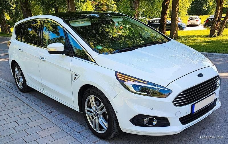 Weiß Gebraucht 2016 Ford S-MAX S Van / Kleinbus | 15.600 € (Etwas zu teuer) - Bild 1/4