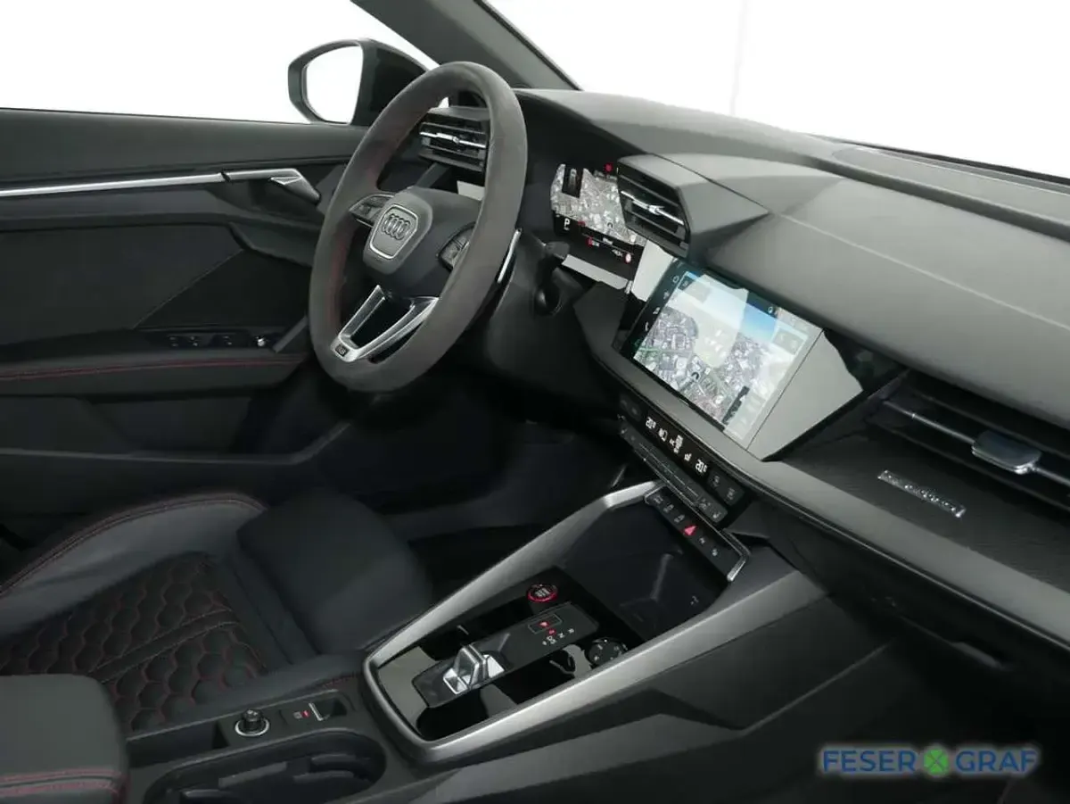 Gebraucht Audi RS3 Sport 400 PS (294 kW) 2023 Daytonagrau Limousine
