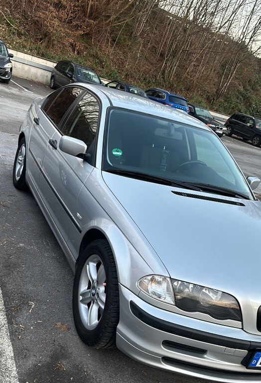 Silber Gebraucht 2001 BMW 316 Limousine | 3.500 € (Fairer Preis) - Bild 1/4
