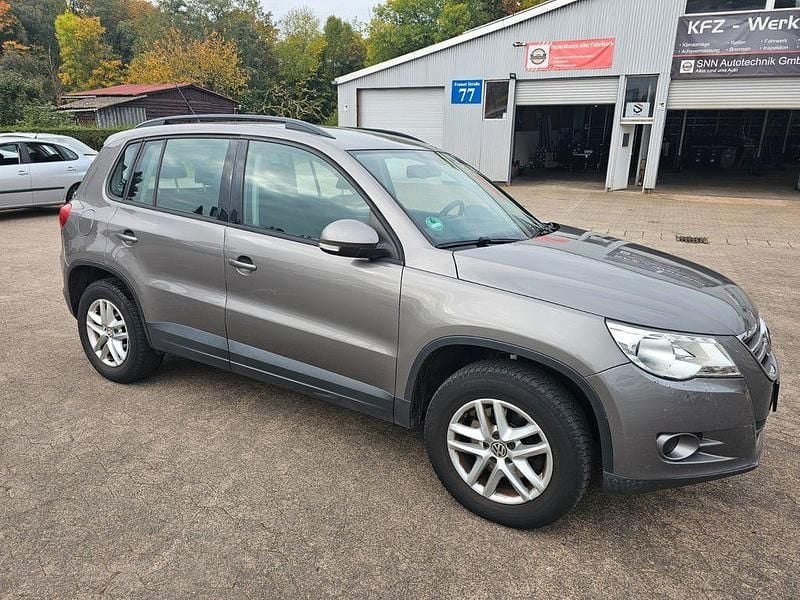 Grau Gebraucht 2006 VW Tiguan SUV | 3.999 € (Fairer Preis) - Bild 1/4