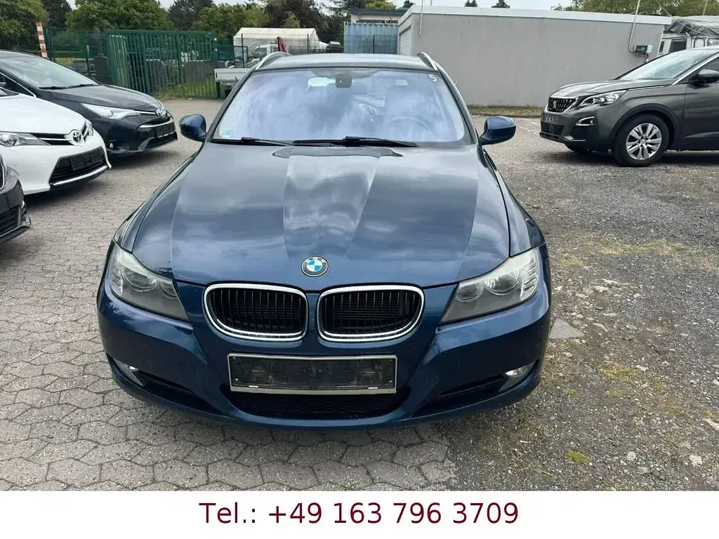 Gebraucht BMW 320 Sport Line 184 PS (135 kW) 2011 Blau Kombi