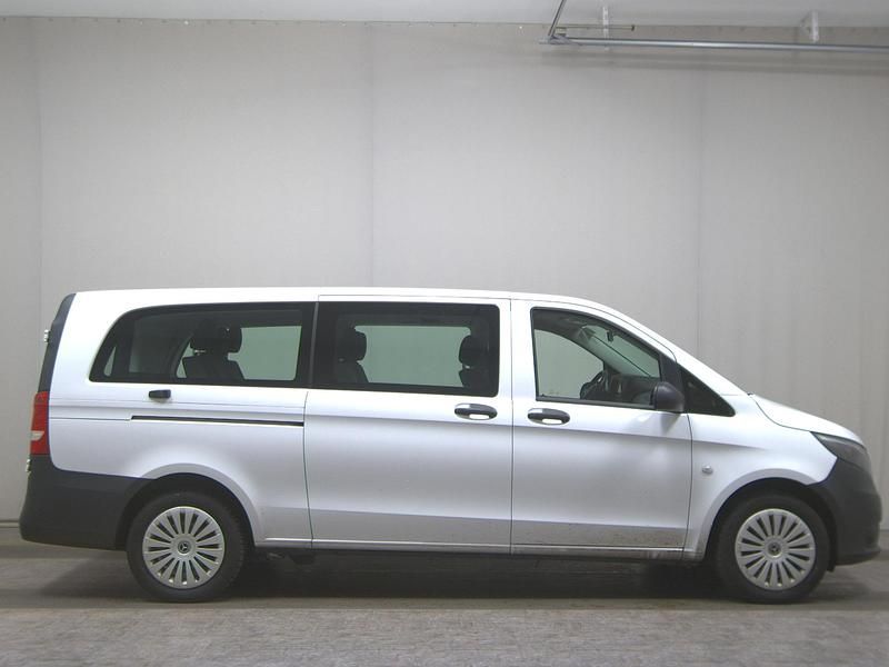 Weiss Gebraucht 2023 Mercedes Vito Kombi | 31.480 € (Fairer Preis) - Bild 1/4
