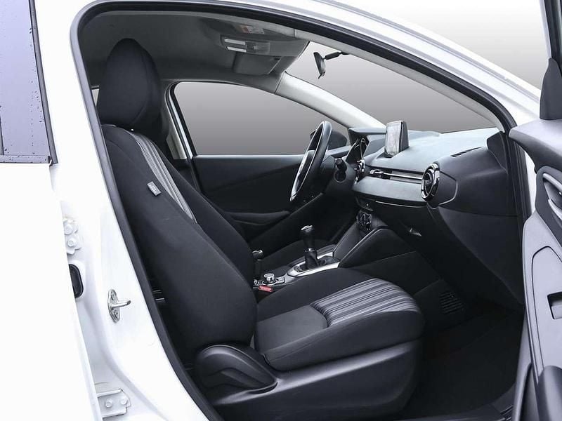 Second-hand Mazda 2 Prime-Line 75 CP (55 kW) 2022 Alb Hatchback