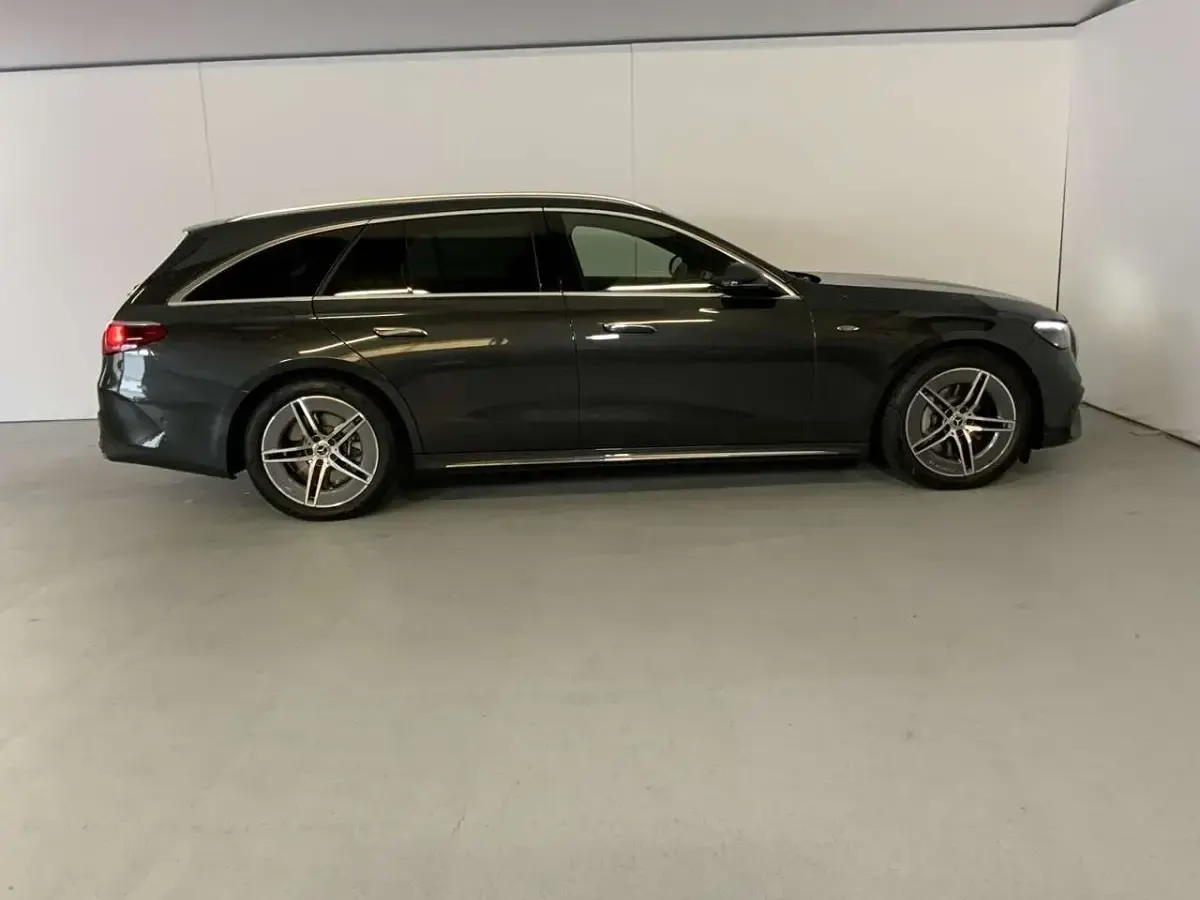 Gebraucht Mercedes E300 AMG 313 PS (230 kW) 2025 Metalliclack graphitgrau Kombi
