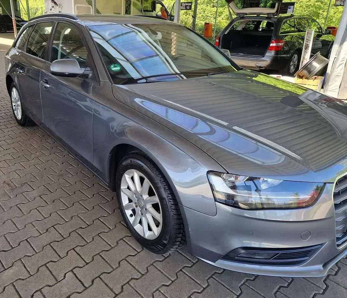 Gebraucht Audi A4 Attraction 136 PS (100 kW) 2013 Grau Kombi