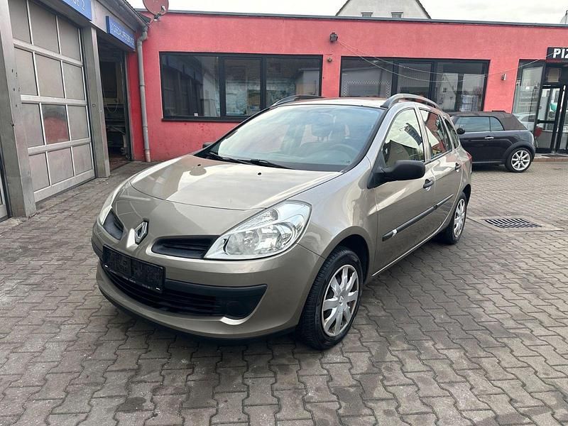 Gold Gebraucht 2009 Renault Clio GrandTour Authentique Kombi | 1.950 € (Etwas zu teuer) - Bild 1/4
