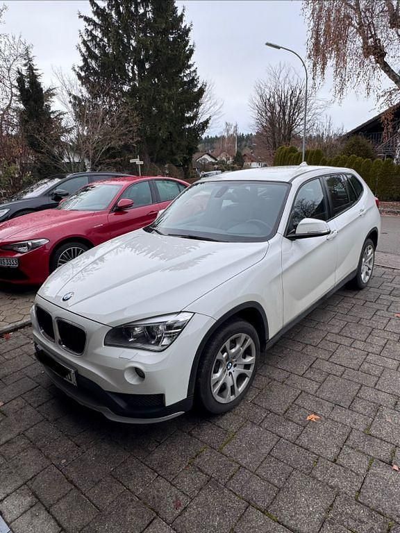 Weiß Gebraucht 2015 BMW X1 Sport Line SUV | 12.500 € (Guter Preis) - Bild 1/4