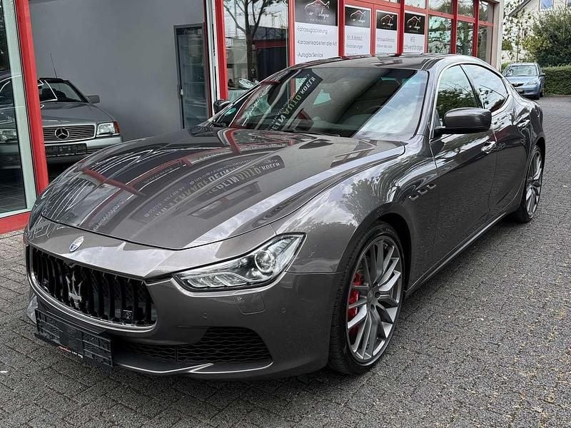 Grau Gebraucht 2015 Maserati Ghibli Coupé | 24.990 € (Fairer Preis) - Bild 1/4