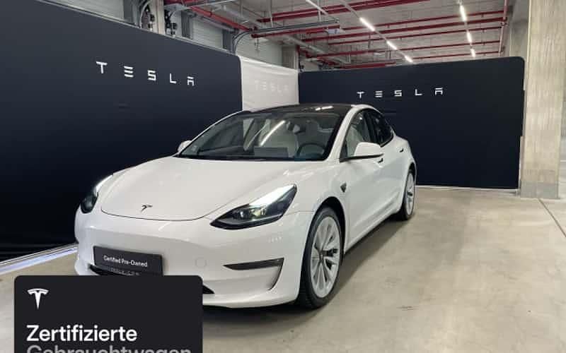 Weiß Gebraucht 2021 Tesla Model 3 Long Range RWD Limousine | 29.100 € (Teuer) - Bild 1/4