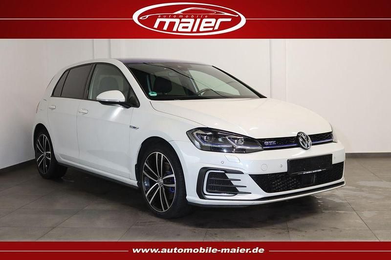 Weiß Gebraucht 2020 VW Golf VII Edition Limousine | 17.800 € (Fairer Preis) - Bild 1/4