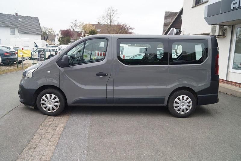 Second-hand Renault Trafic Expression 121 CP (88 kW) 2019 Gri Monovolum