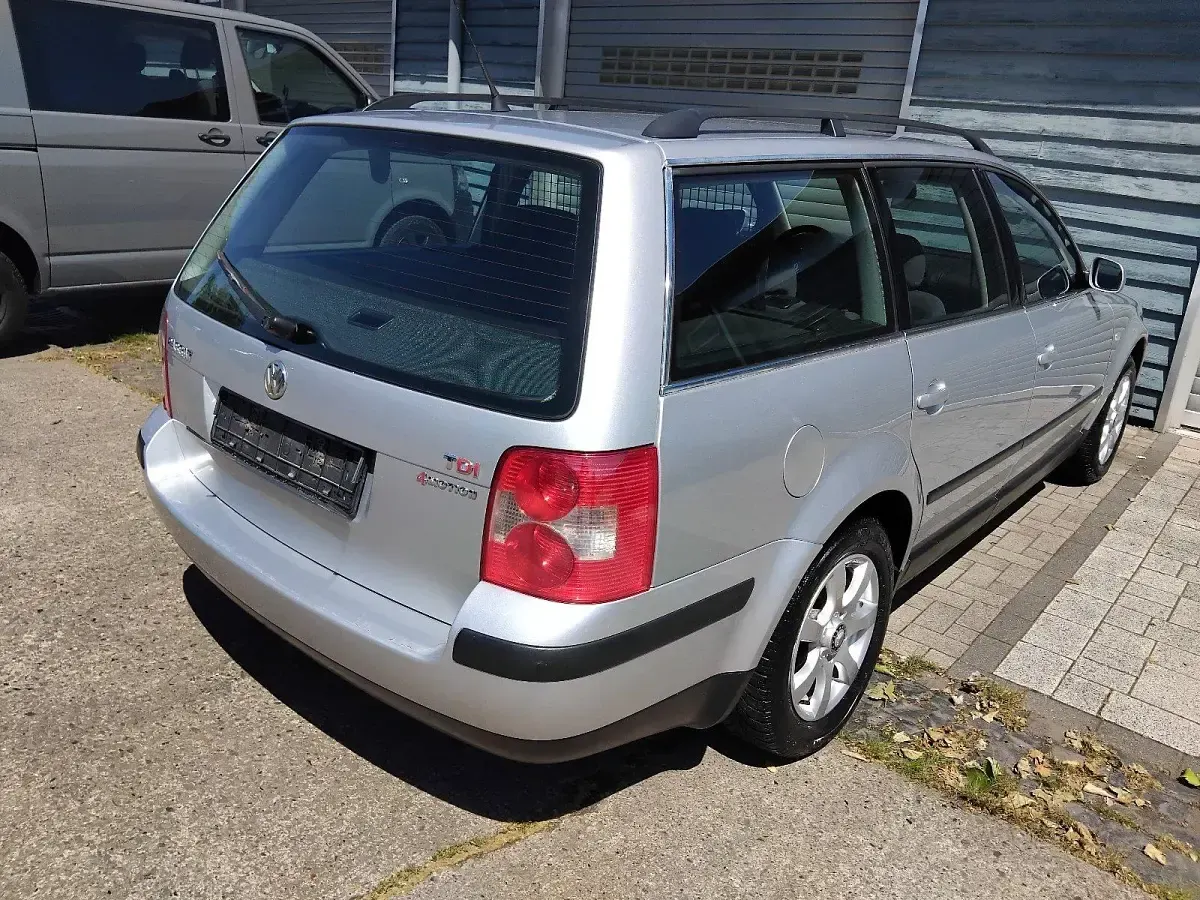 Gebraucht VW Passat 131 PS (96 kW) 2003 Silber Kombi