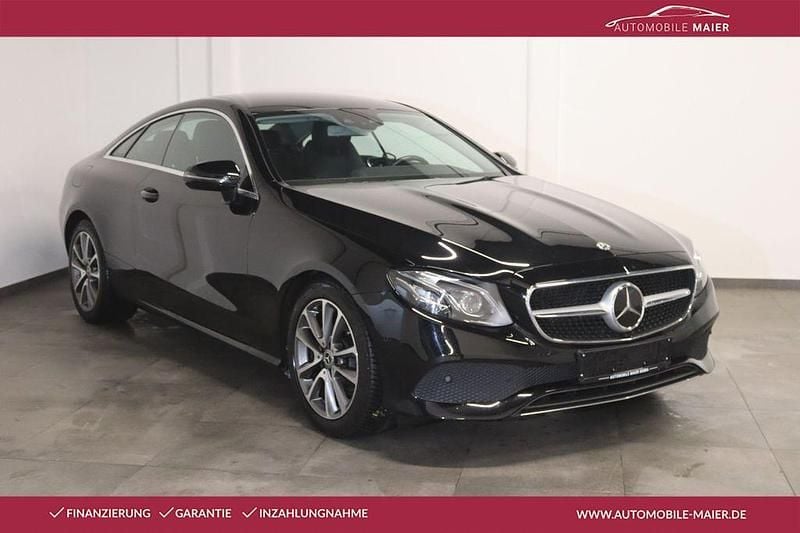 Schwarz unilack Gebraucht 2017 Mercedes E200 Avantgarde Coupé | 21.900 € (Superpreis) - Bild 1/4