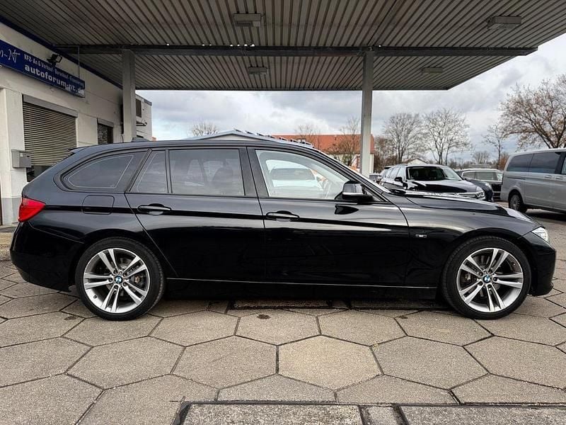 Gebraucht BMW 325 Sport Line 218 PS (160 kW) 2014 Schwarz Limousine