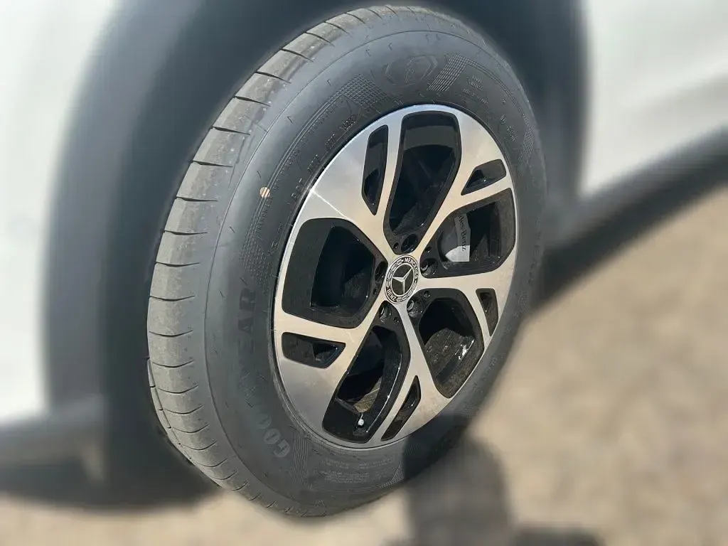 Gebraucht Mercedes GLC300de Avantgarde 197 PS (144 kW) 2025 Weiß SUV