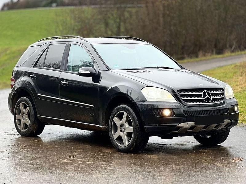 Gebraucht Mercedes ML500 306 PS (225 kW) 2006 Schwarz SUV