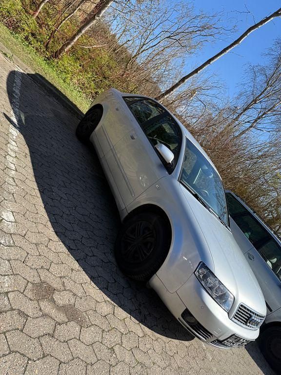 Gebraucht Audi A4 S-Line 131 PS (96 kW) 2004 Silber Limousine