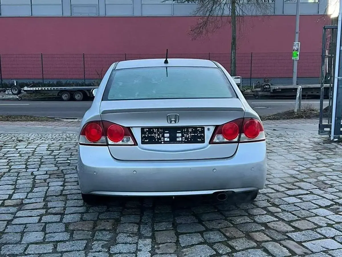 Gebraucht Honda Civic 95 PS (69 kW) 2008 Silber Limousine