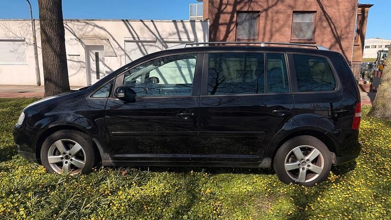 Gebraucht VW Touran 105 PS (77 kW) 2006 Schwarz Van / Kleinbus