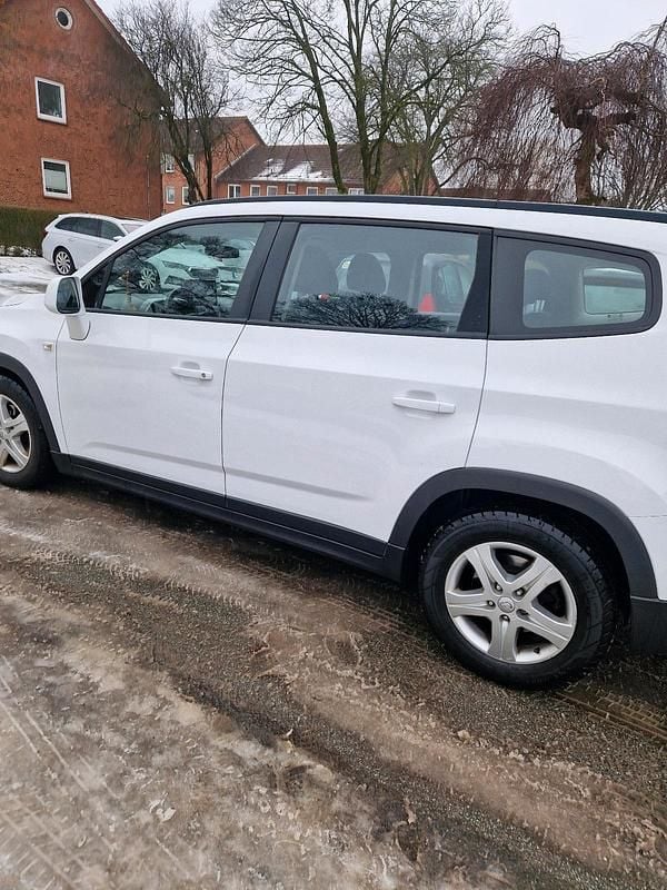 Gebraucht Chevrolet Orlando 163 PS (119 kW) 2012 Weiß Van / Kleinbus