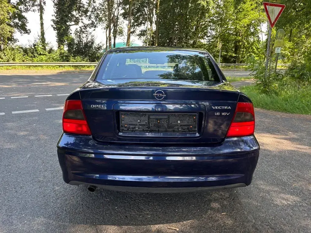Gebraucht Opel Vectra Edition 101 PS (74 kW) 1999 Blau Limousine