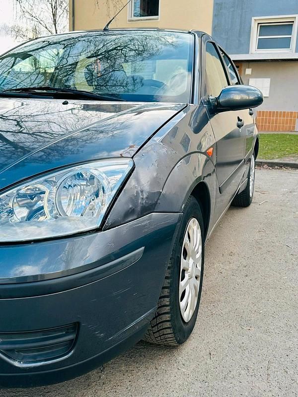 Usata Ford Focus 100 CV (73 kW) 2004 Grigio Berlina
