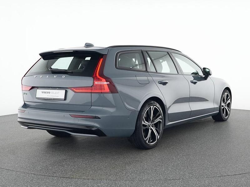 Gebraucht Volvo V60 Plus 349 PS (256 kW) 2023 Grau Kombi