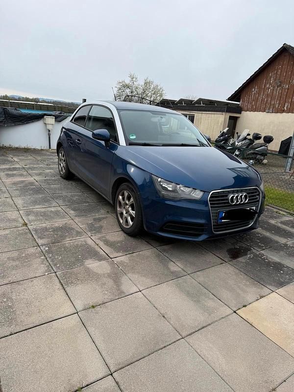 Second-hand Audi A1 86 CP (63 kW) 2011 Albastru Hatchback