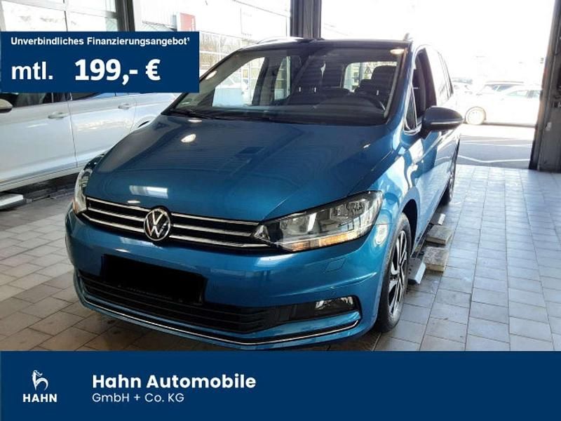 Gebraucht VW Touran Active 150 PS (110 kW) 2021 Caribbean blue metallic Van / Kleinbus