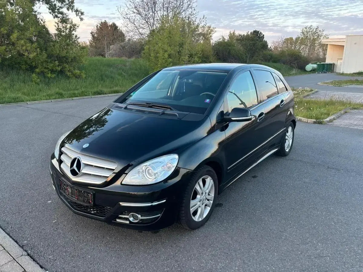 Gebraucht Mercedes B200 140 PS (102 kW) 2008 Schwarz Van / Kleinbus