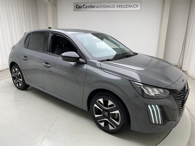 Grau Gebraucht 2024 Peugeot 208 Allure Kleinwagen | 18.950 € (Etwas zu teuer) - Bild 1/4