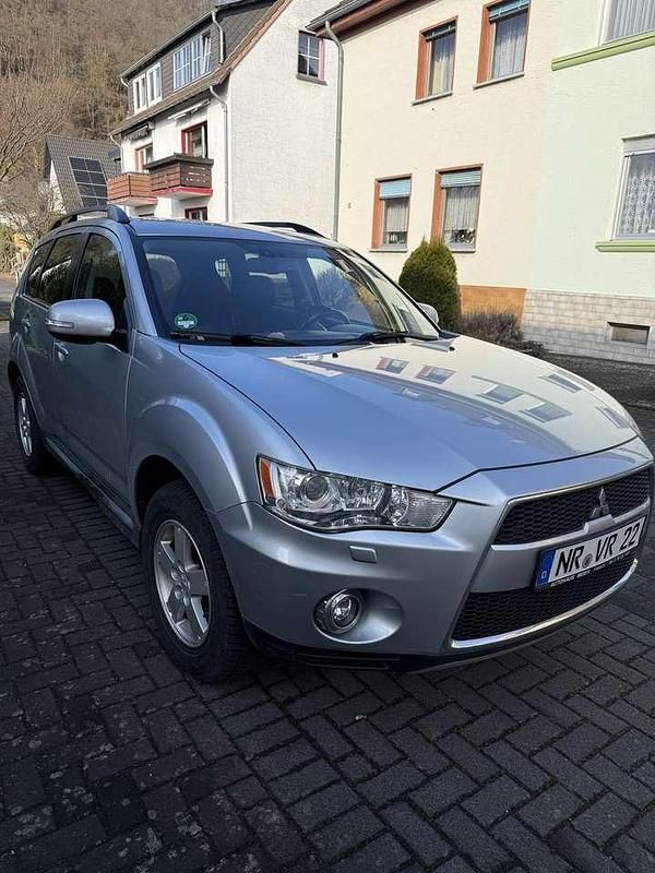 Gebraucht Mitsubishi Outlander Top 156 PS (114 kW) 2012 Silber SUV
