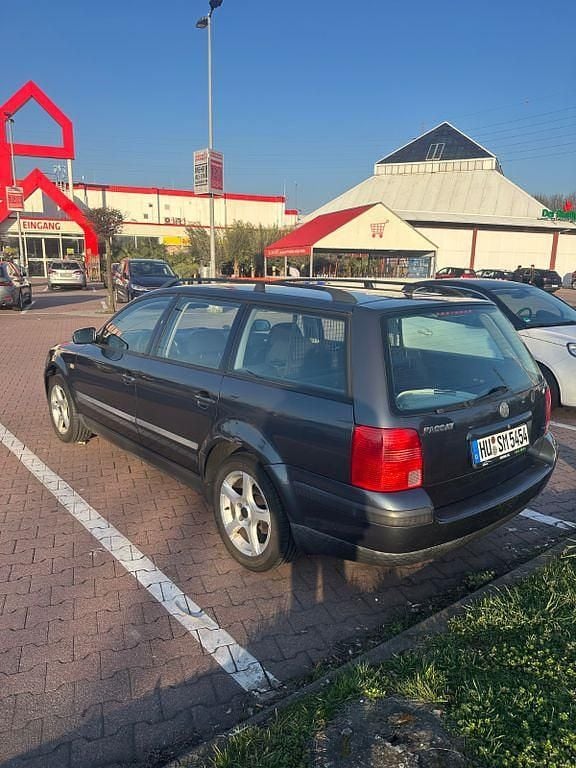 Gebraucht VW Passat Comfortline 101 PS (74 kW) 1998 Grün Limousine