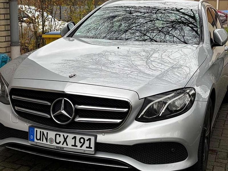 Gebraucht Mercedes E220 194 PS (142 kW) 2020 Silber Kombi