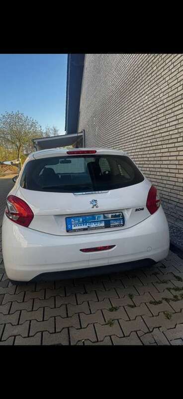 Weiß Gebraucht 2014 Peugeot 208 Active Kleinwagen | 4.300 € (Fairer Preis) - Bild 1/3