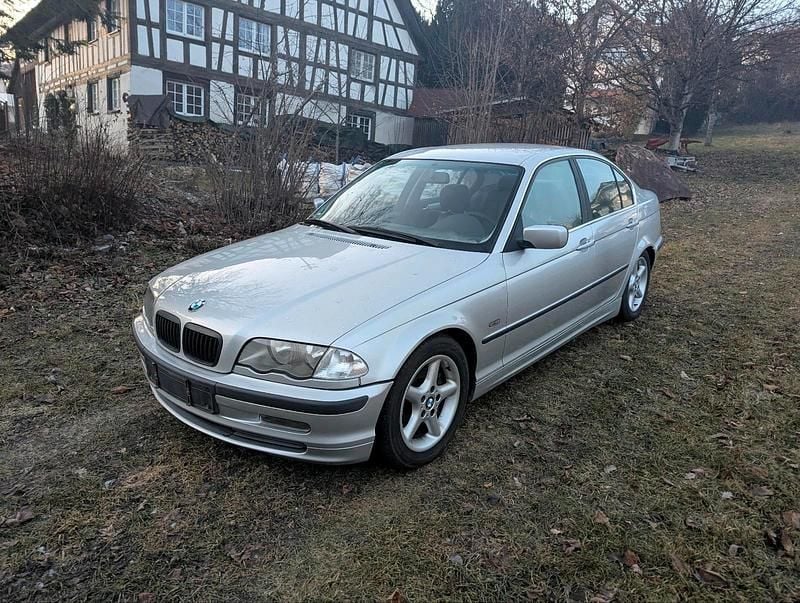 Gebraucht BMW 320 150 PS (110 kW) 1998 Silber Limousine