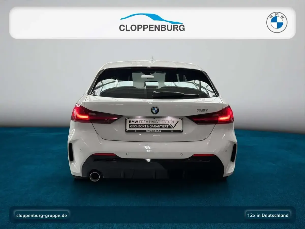 Używany BMW 118 Performance 136 KM (100 kW) 2022 Biały Hatchback