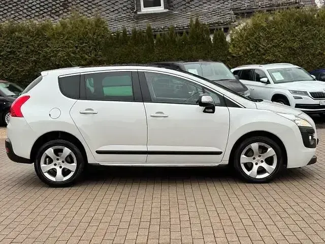 Gebraucht Peugeot 3008 Platinum 163 PS (119 kW) 2011 Weiß Van / Kleinbus