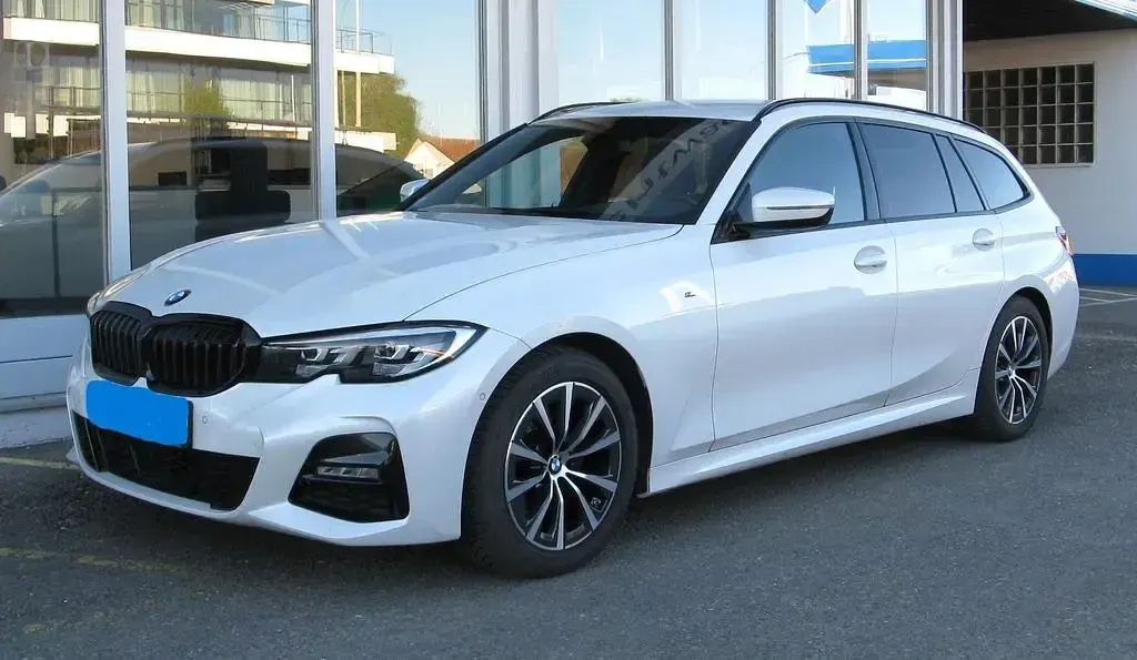 Gebraucht BMW 320 M Sport 190 PS (139 kW) 2021 Weiß Kombi