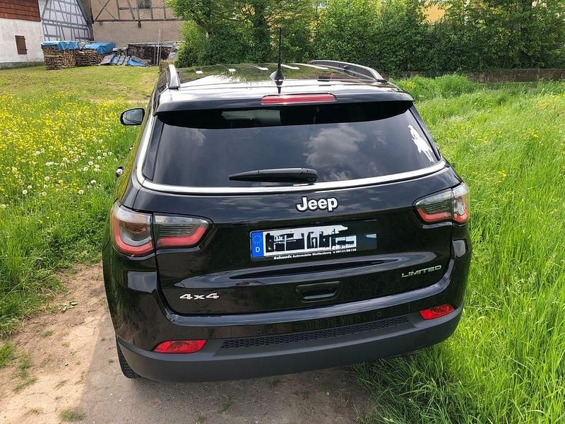 Gebraucht Jeep Compass Limited 170 PS (125 kW) 2018 Schwarz SUV