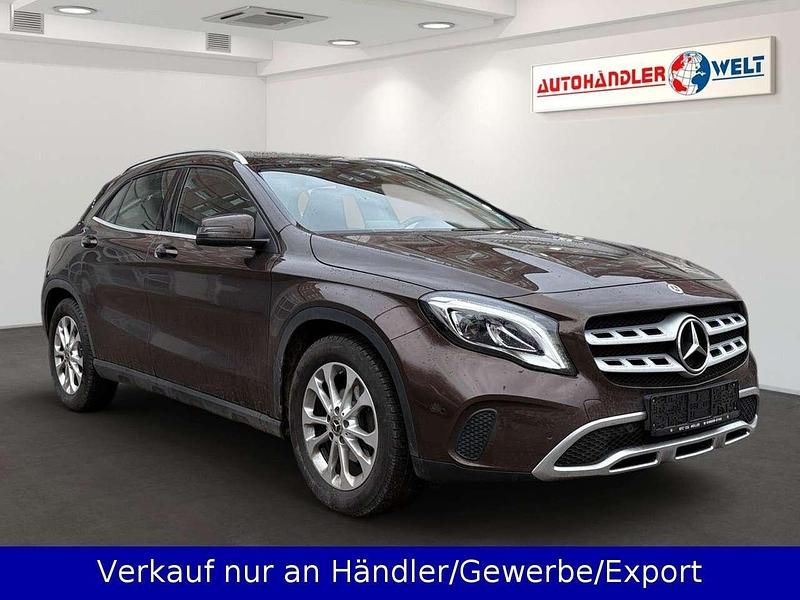 Gebraucht Mercedes GLA220 177 PS (130 kW) 2010 Braun SUV