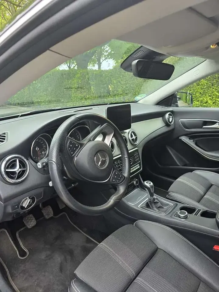 Gebraucht Mercedes CLA200 Shooting Brake 156 PS (114 kW) 2018 Kombi