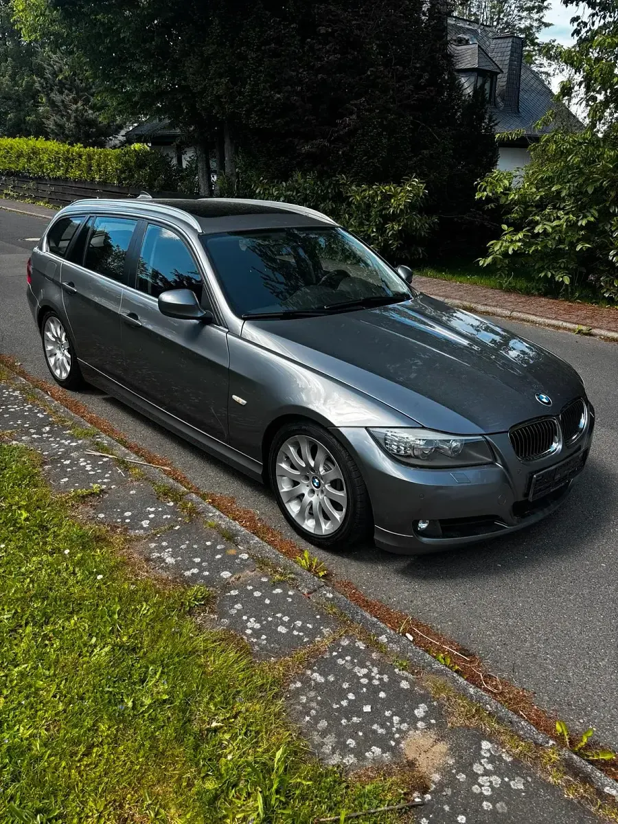 Gebraucht BMW 330 245 PS (180 kW) 2012 Silber Kombi