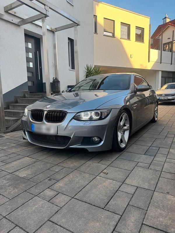 Silber Gebraucht 2007 BMW 330 Cabriolet Performance Cabrio | 11.499 € (Fairer Preis) - Bild 1/4